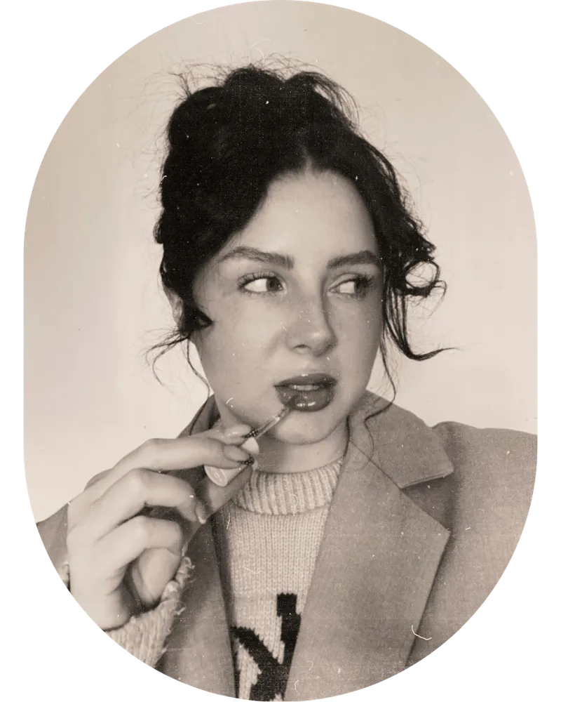 Adele - Founder of Delmuse Studio